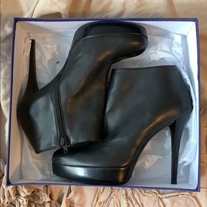 NWOT Stuart Weitzman Nero Sport Calf Ankle Booties